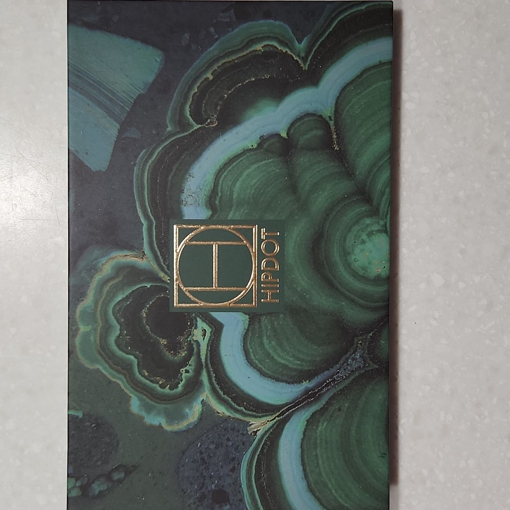 Cenote eyeshadow palette by Hipdot